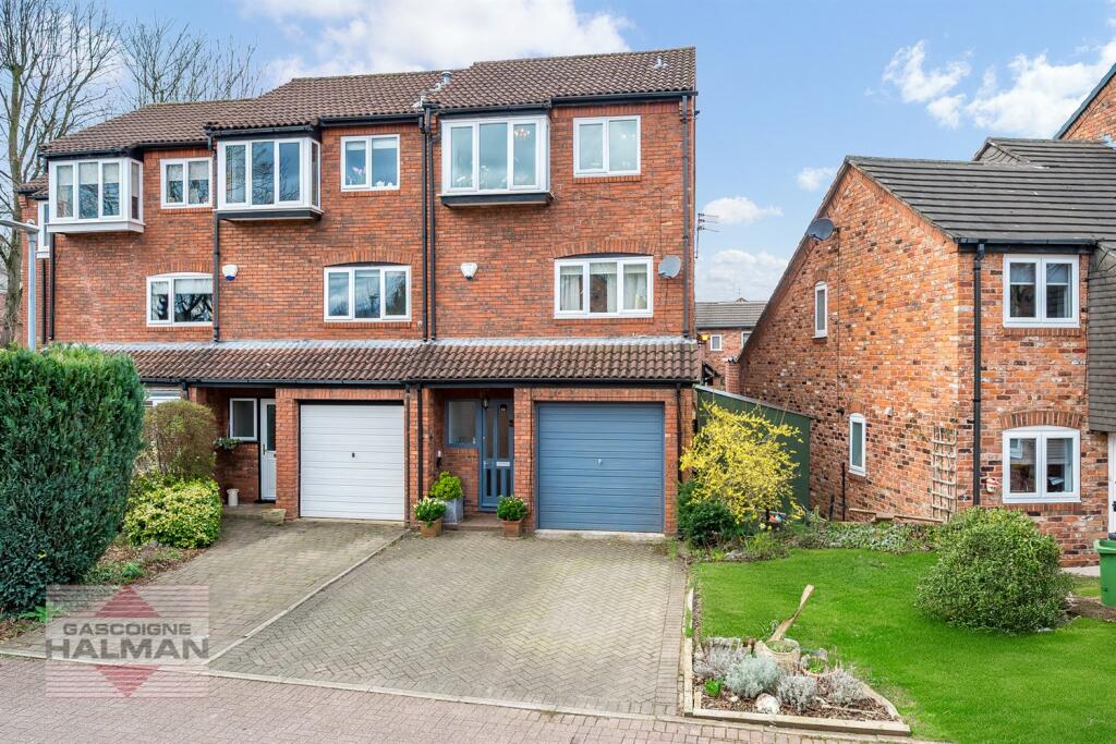 Main image of property: Sandringham Way, Wilmslow