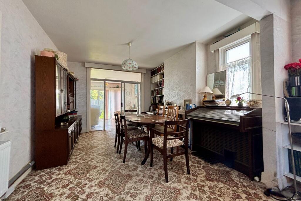 12 Glenwood Avenue, Bognor Regis, West Sussex, PO22 8BT photo 4