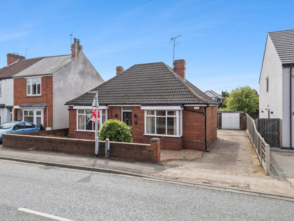 2-bed detached on Watch House Lane, Doncaster, South Yorkshire, DN5, £190,000