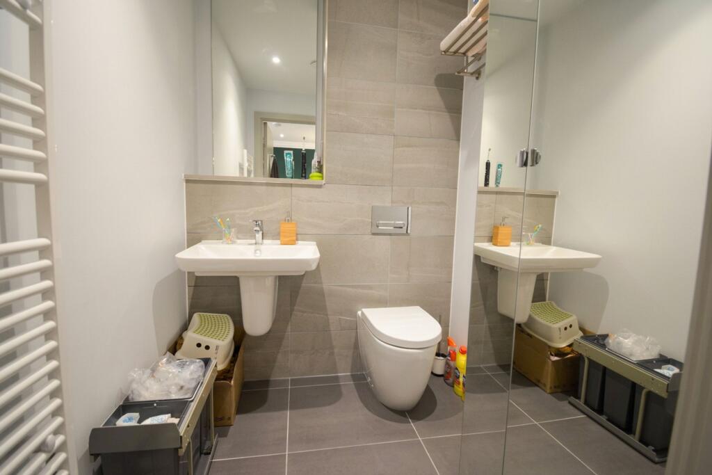 Whitworth Street West, Axis Tower, M1 photo 5