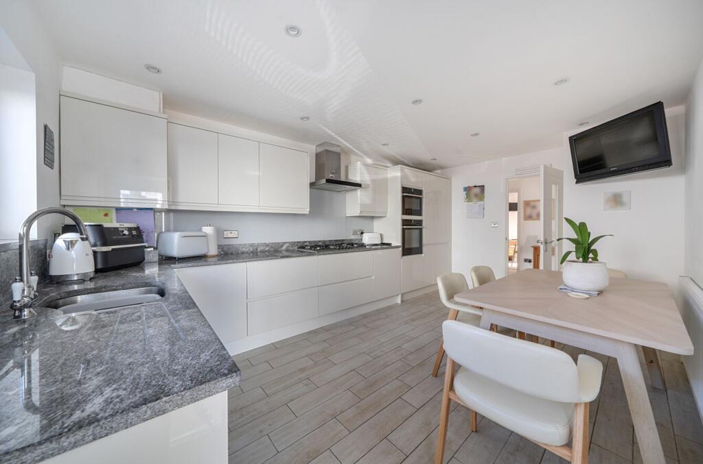 House in Nailsea, North Somerset - More