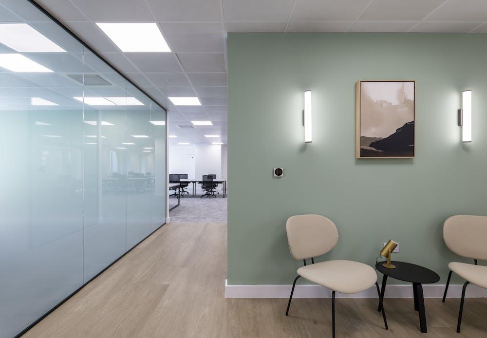 edcc38d4efbb49f6bf9403b8b581f0e9t3a scd1georgeyardpeterlandersphotographylarge.jpg