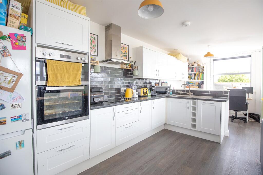 Apartment in Bristol - More