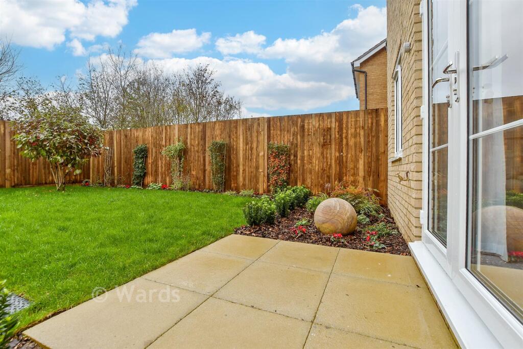 3-bed semi-detached on Dunlin Walk, Scholars Place Iwade, Iwade, Sittingbourne, Kent, £369,950