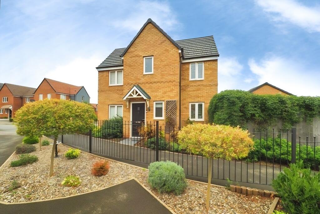 Main image of property: Lievesley Grove, Gedling, Nottinghamshire, NG4