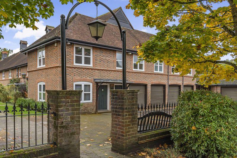 2-bed other on Mytchett Heath, Camberley, £280,000