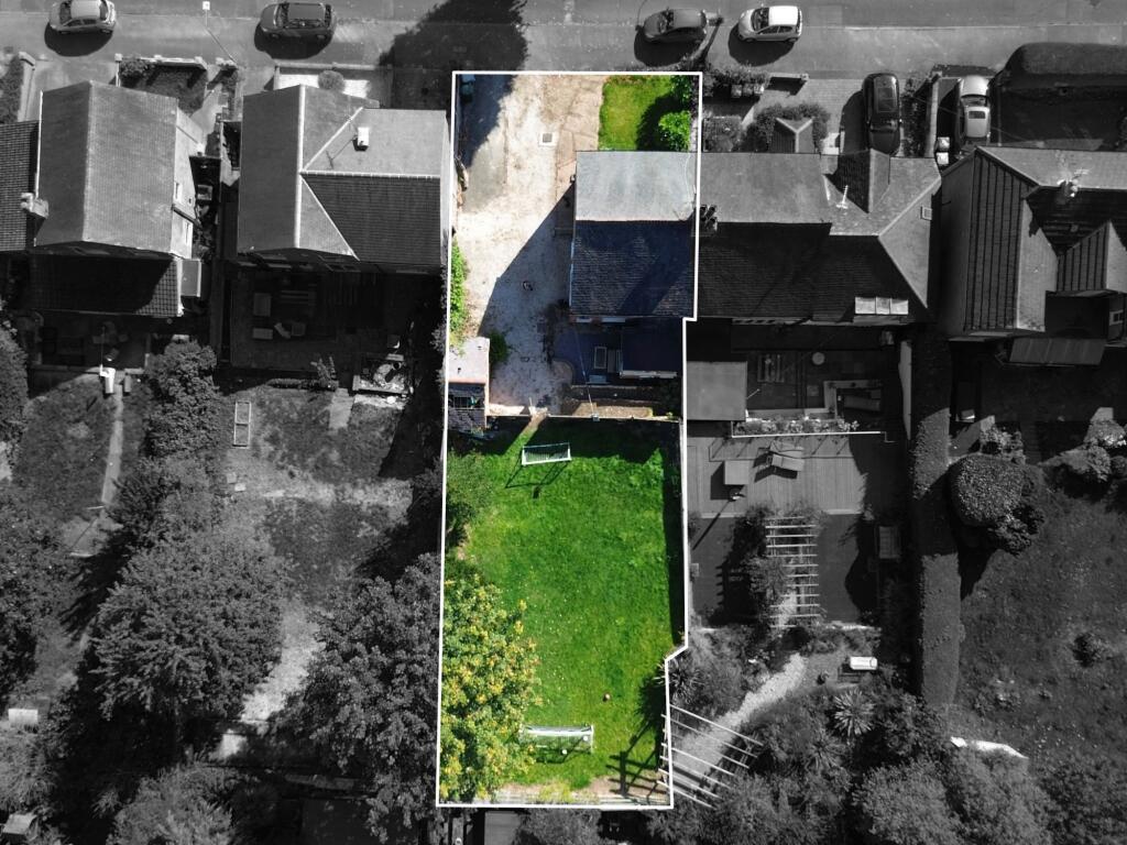 House in Nottingham, Porchester Gardens, Woodthorpe - View 2