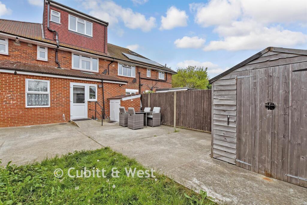 Main image of property: North Downs Road, New Addington, Surrey