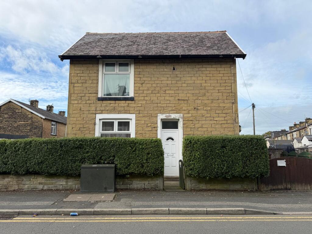 2-bed terraced on 41 Glenfield Road, Nelson, Lancashire BB9 8AP, £62,000