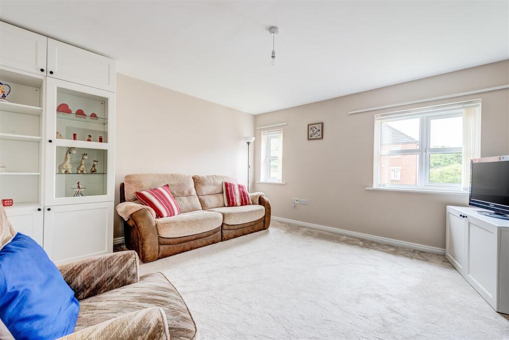 St Francis Close, Sandygate, Sheffield photo 4