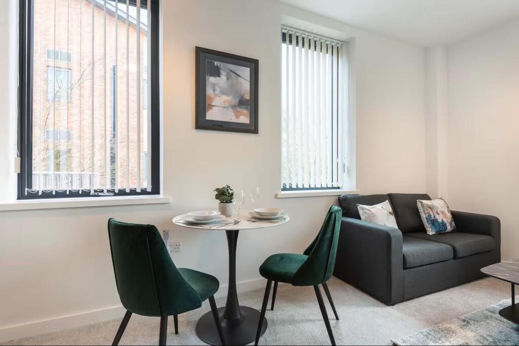 Apartment in York, Holgate - View 4