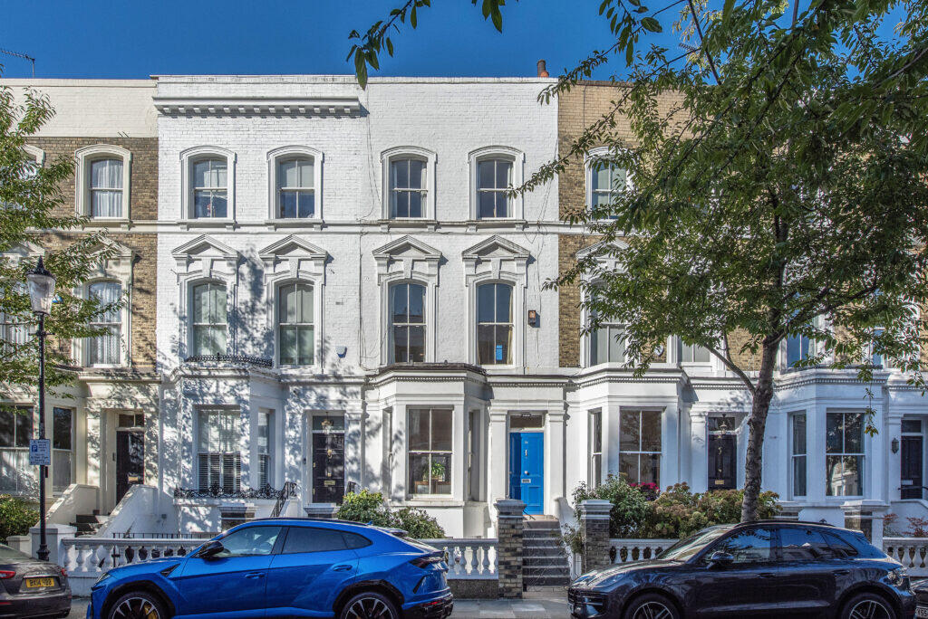 Main image of property: 78 Abingdon Road, London, W8