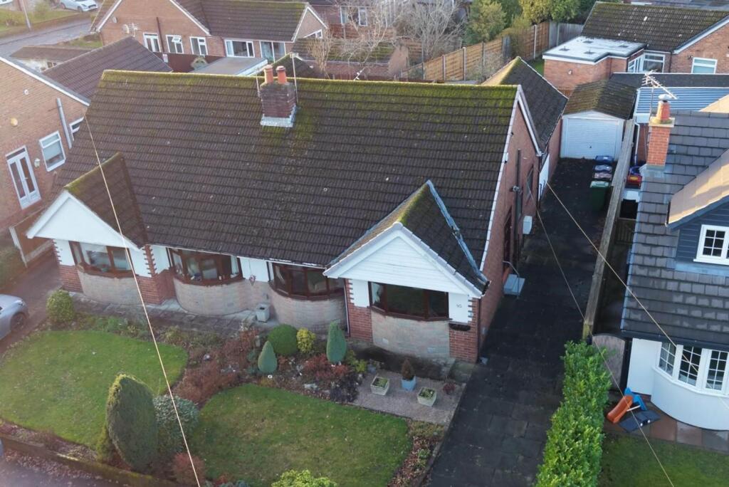 3-bed semi-detached on Cobbs Brow Lane, Newburgh, Wigan, £275,000
