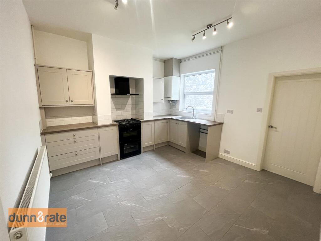 House in Stoke-on-Trent - View 4