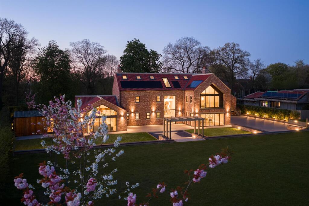 5-bed detached on Pond House, Marton Cum Grafton, York, £4,000,000