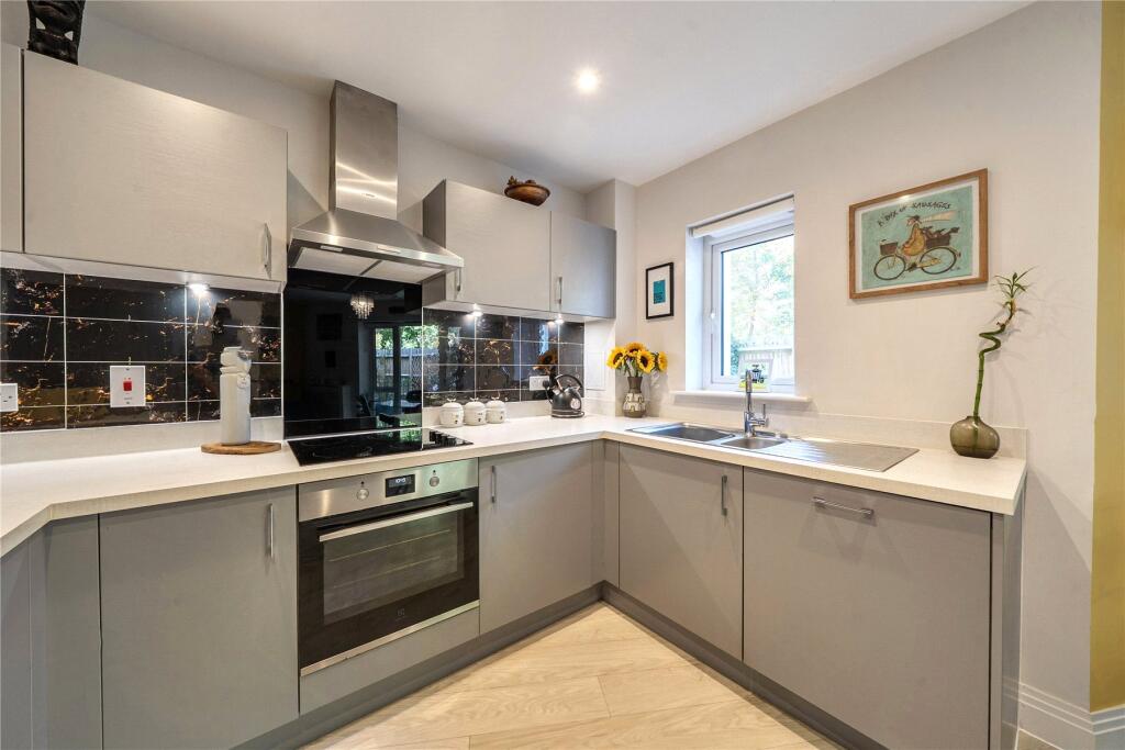 Apartment in London - More