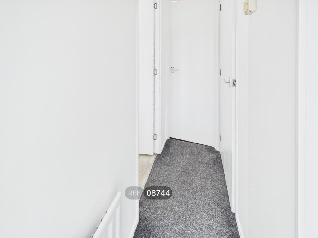 House in Wakefield - View 5