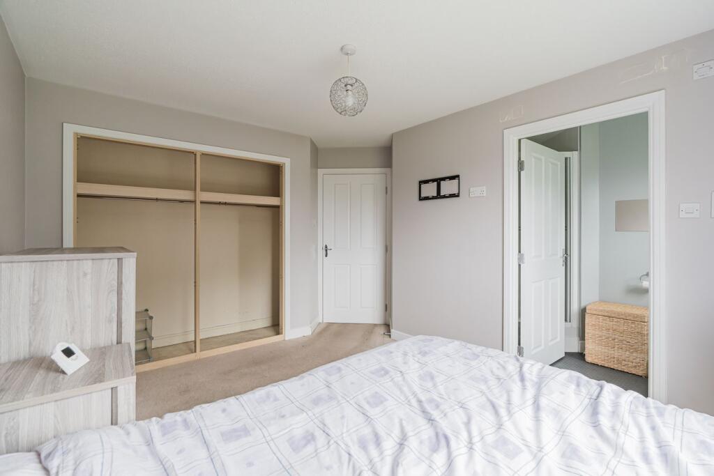 Apartment in Dunfermline, Fife - More