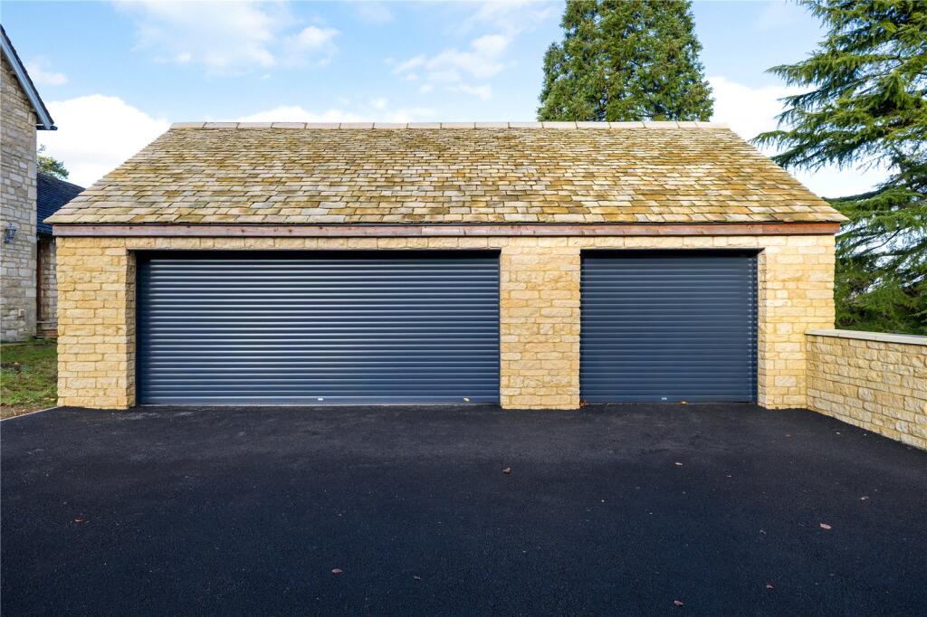 Ullenwood, Cheltenham, Gloucestershire, GL53 photo 3