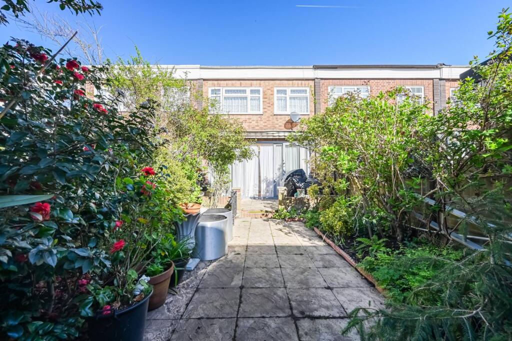 Main image of property: Swedenborg Gardens, Shadwell, London, E1