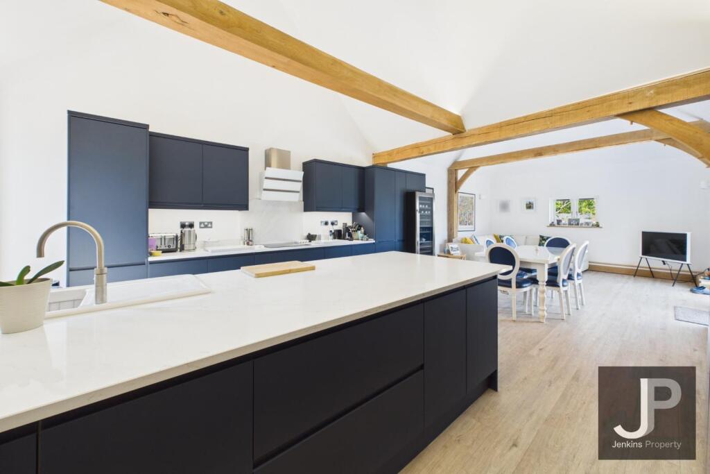 House in Epping Forest, Marden Ash, Ongar - More
