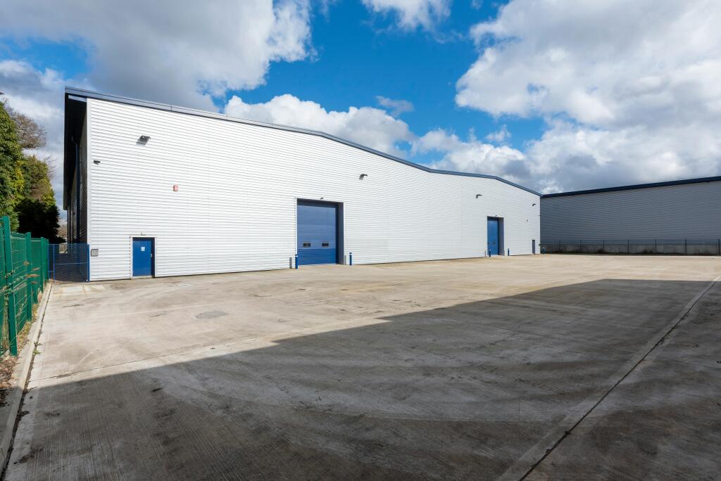 Rear elevation & yard 1.JPG