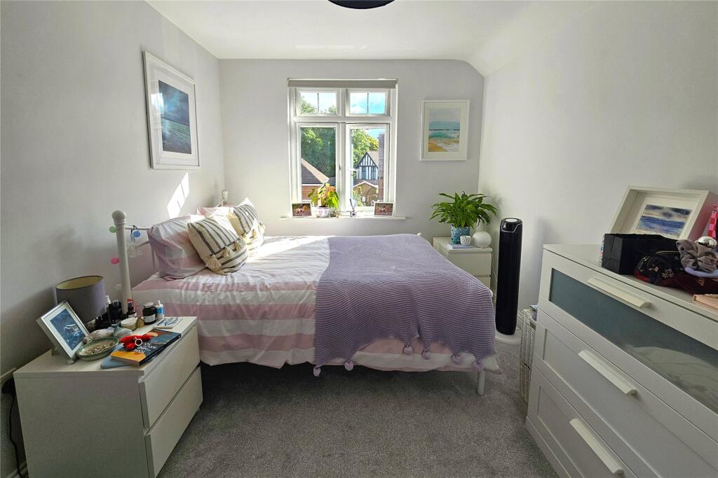 Apartment in Waverley, Haslemere - More