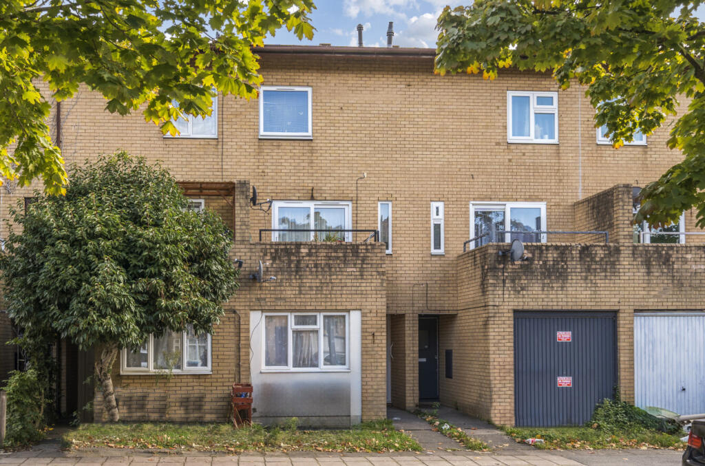 Main image of property: Helford Place, Fishermead, Milton Keynes