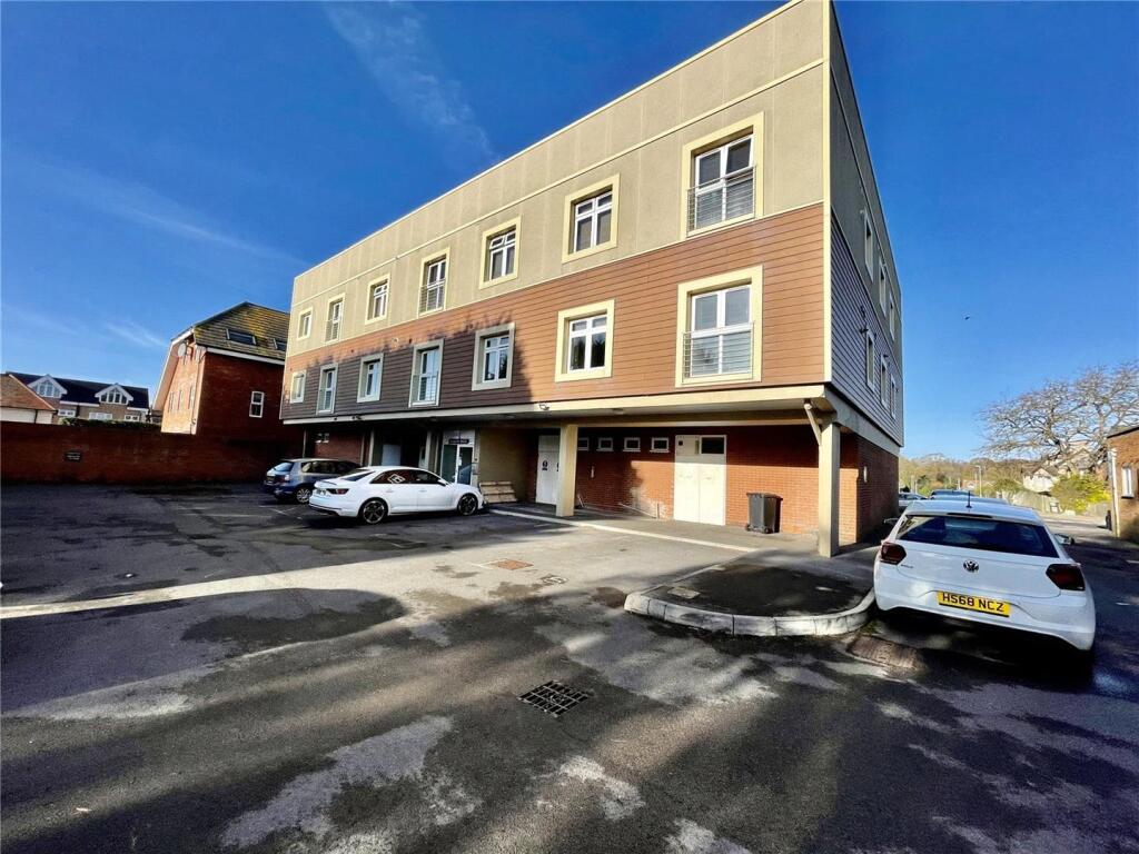 Apartment in Highcliffe-on-Sea, Walkford, Highcliffe and Walkford - View 4