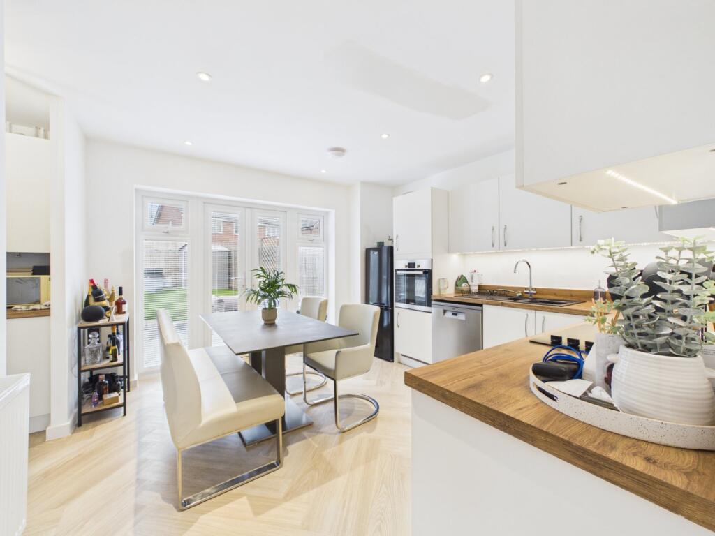 House in Worcester, Worcestershire - View 5