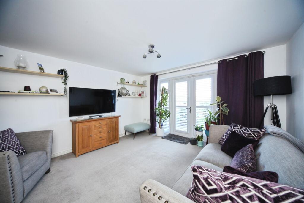 House in Luton - More