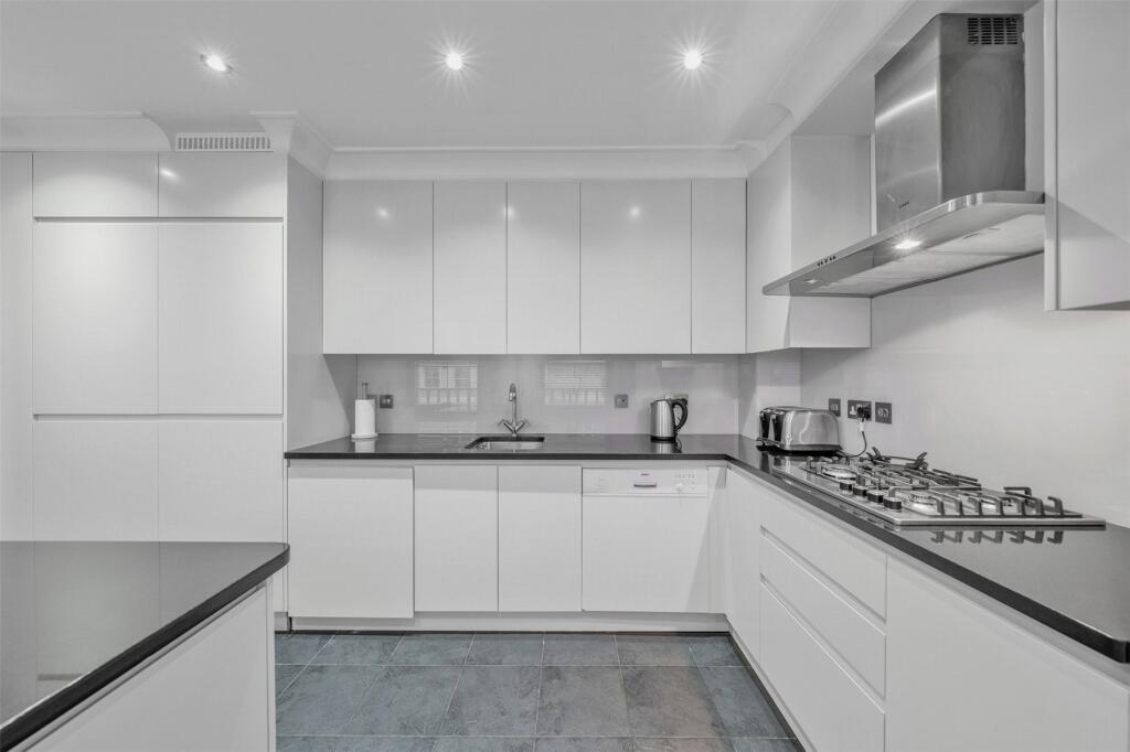 4 bedroom terraced house for rent