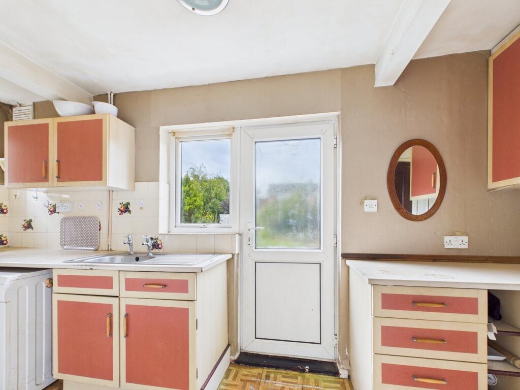 Beardsley Road, Edwinstowe, Mansfield, NG21 photo 3