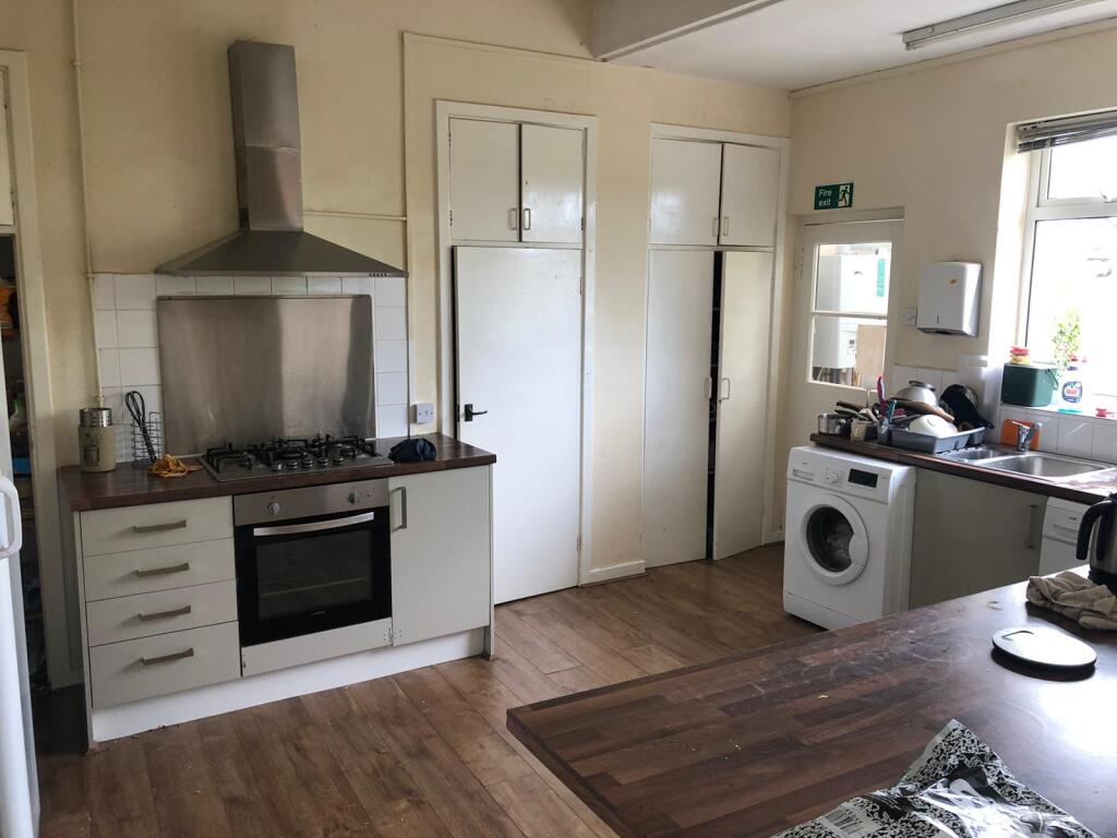 1 bedroom house share for rent
