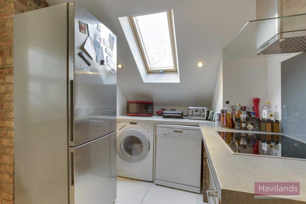 Apartment in London, Winchmore Hill, Edmonton - View 4