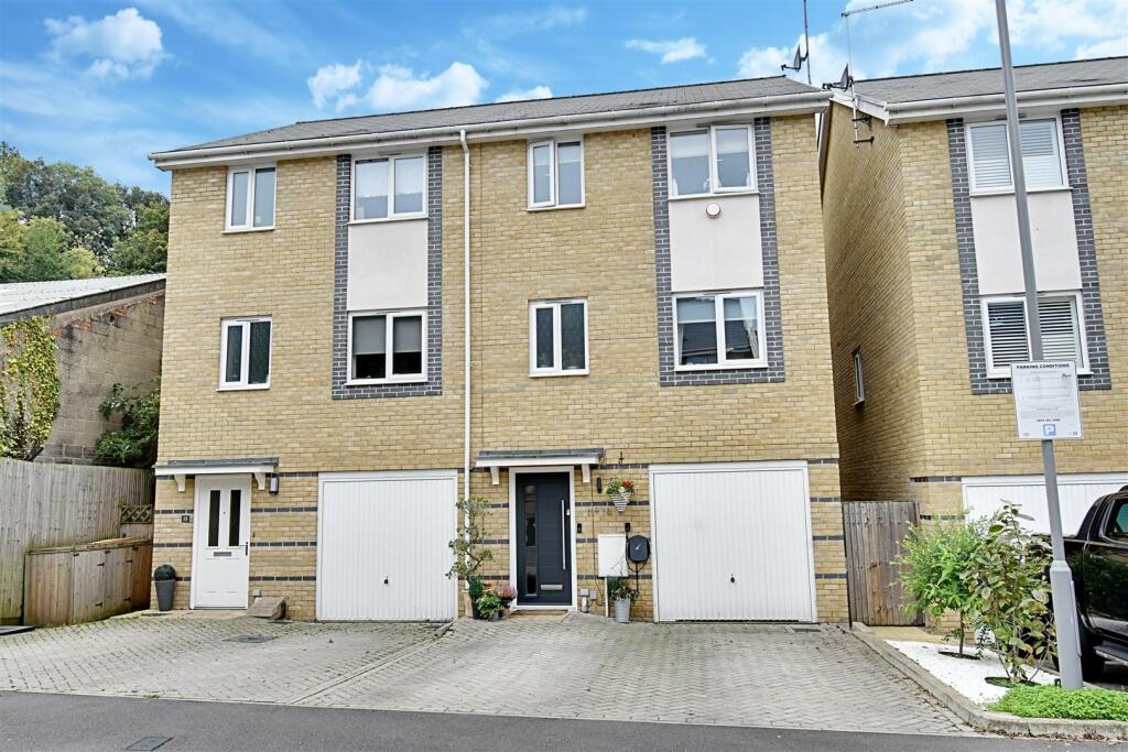Main image of property: Mutiny Close, Hertford