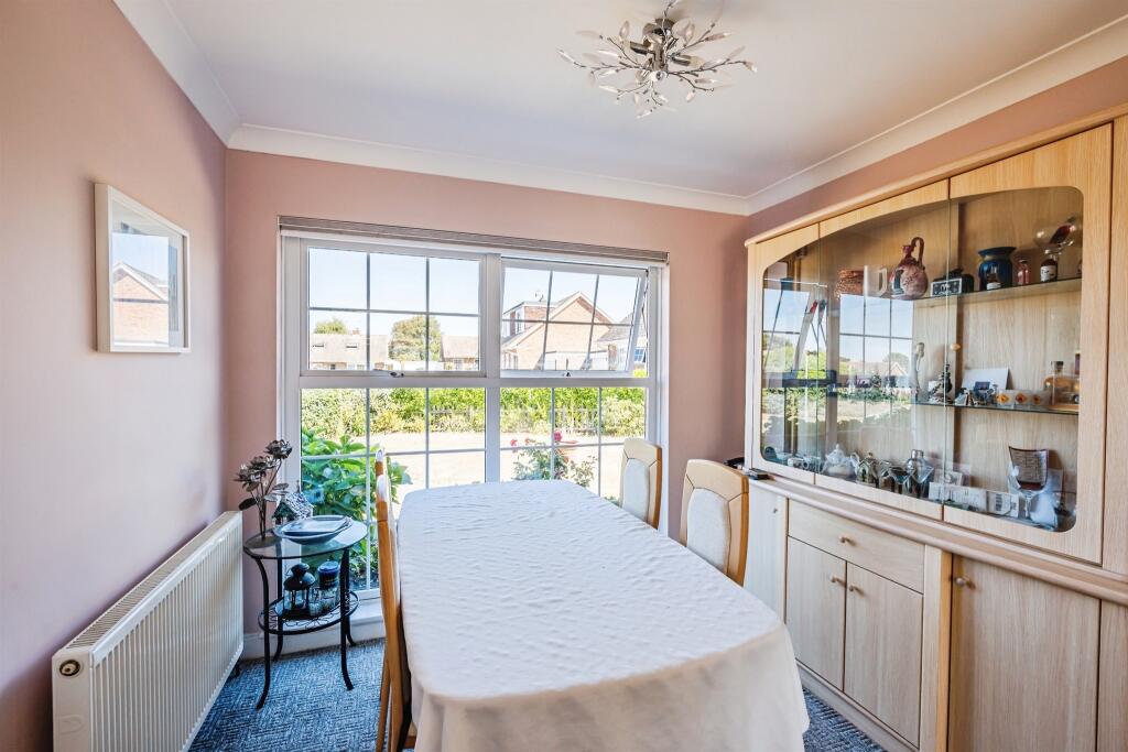 Poynings Close, Seaford photo 4