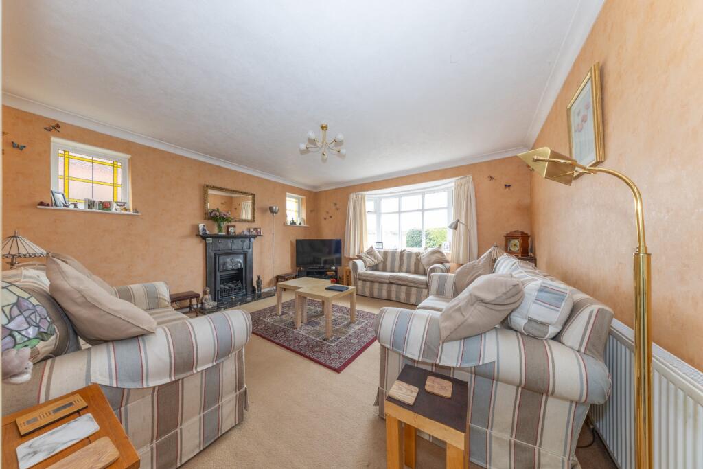 House in Luton - View 5