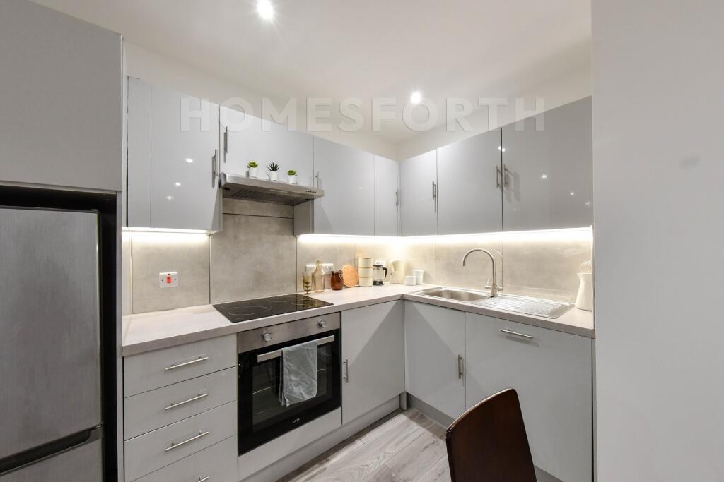 Apartment in London - View 5