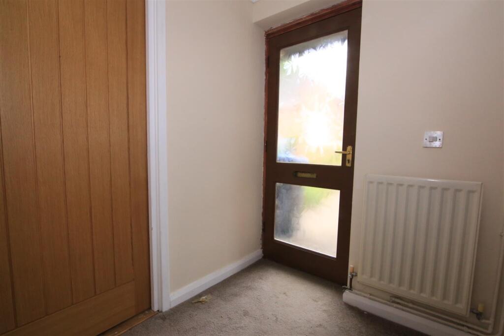 House in Rugby, Warwickshire - View 4