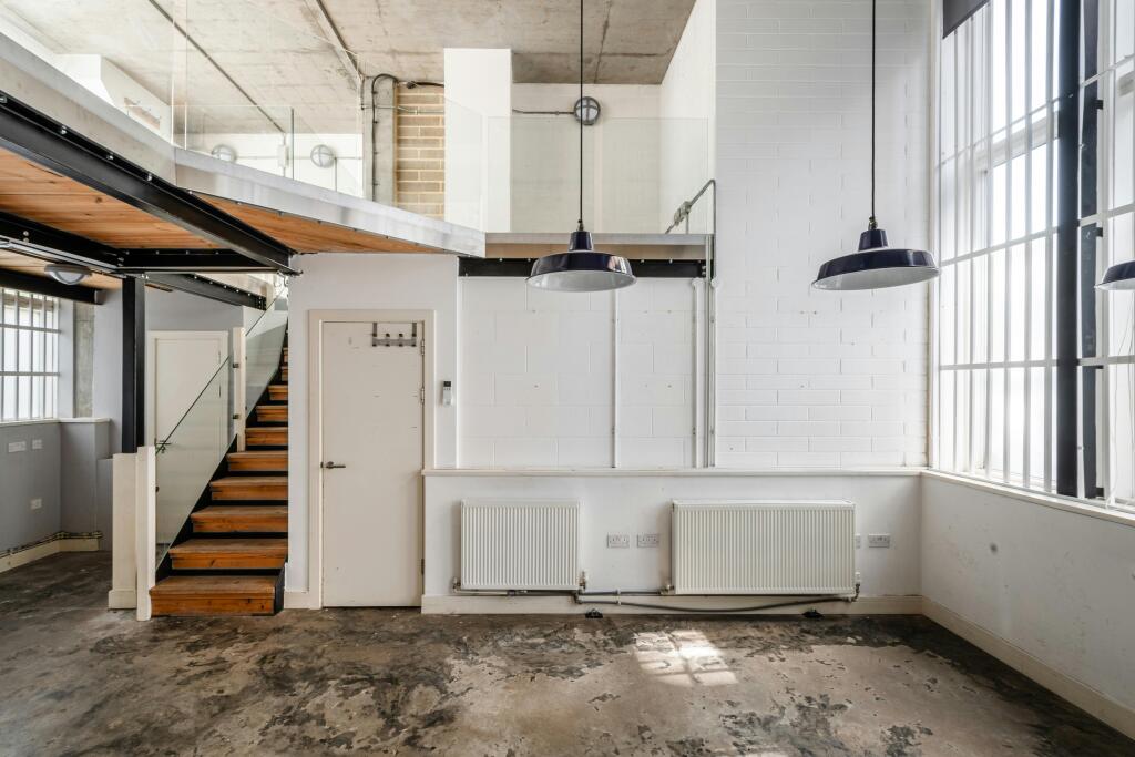 Mentmore Terrace 3B NEW - 9.jpg