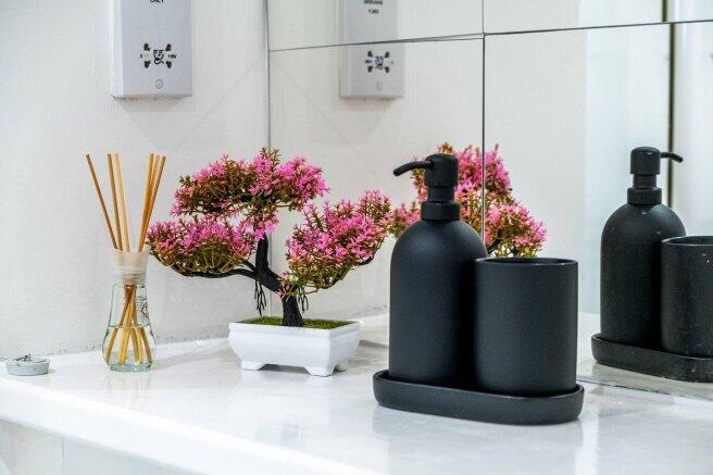 Additional image 12 of 165 Granville Street