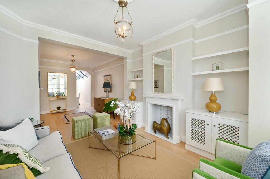 House in London, Silchester Estate, North Kensington - View 2