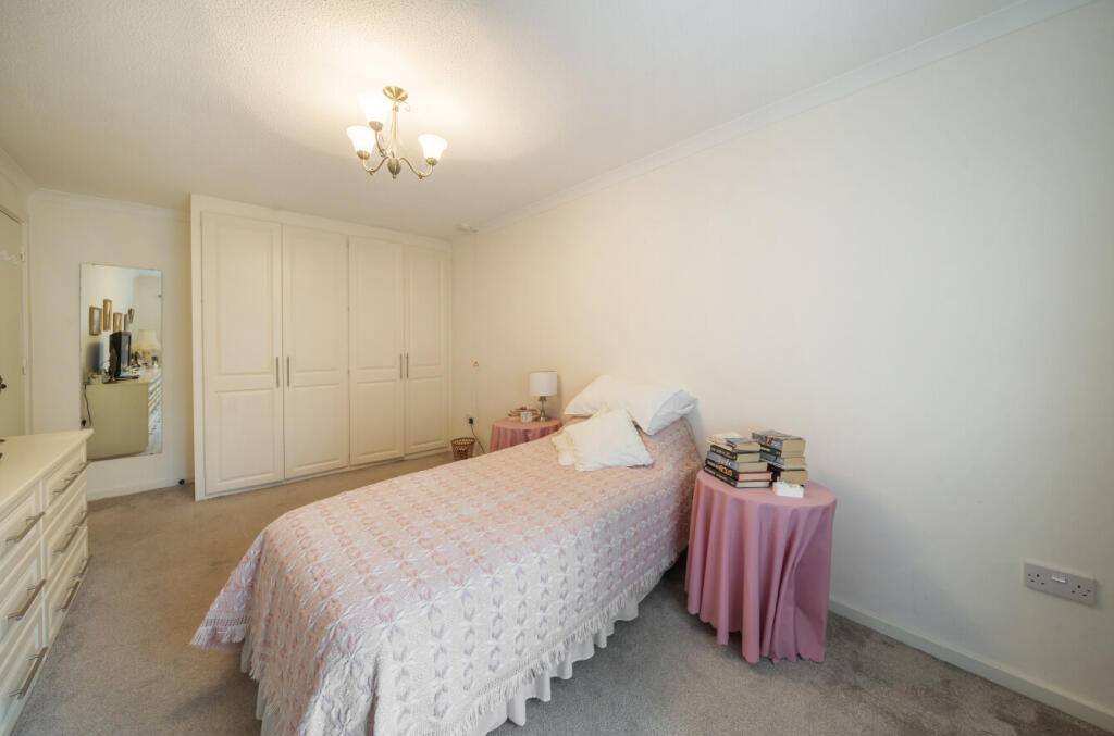 Apartment in Gloucester - More