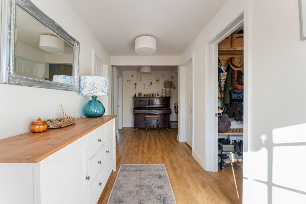 House in Salisbury - View 5