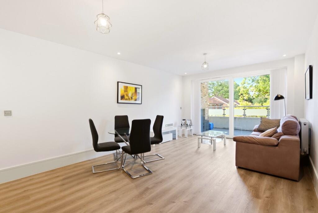 Apartment in St Albans - More