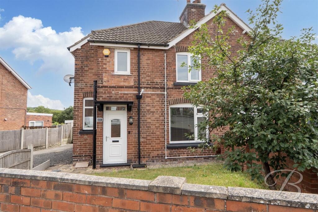3-bed semi-detached on Poplar Street, New Ollerton, Newark, £185,000