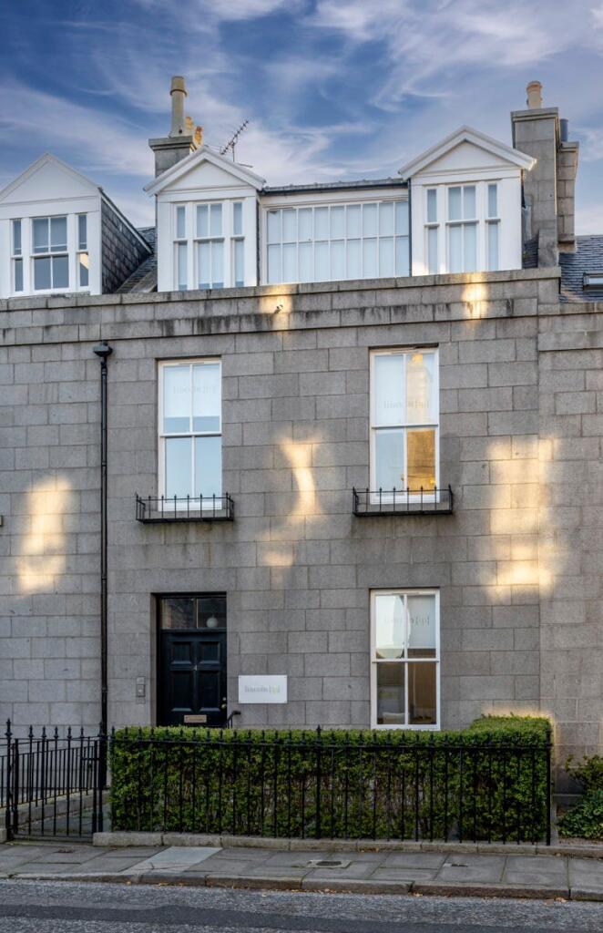 Main image of property: 4 Rubislaw Place, Aberdeen, AB10 1XN