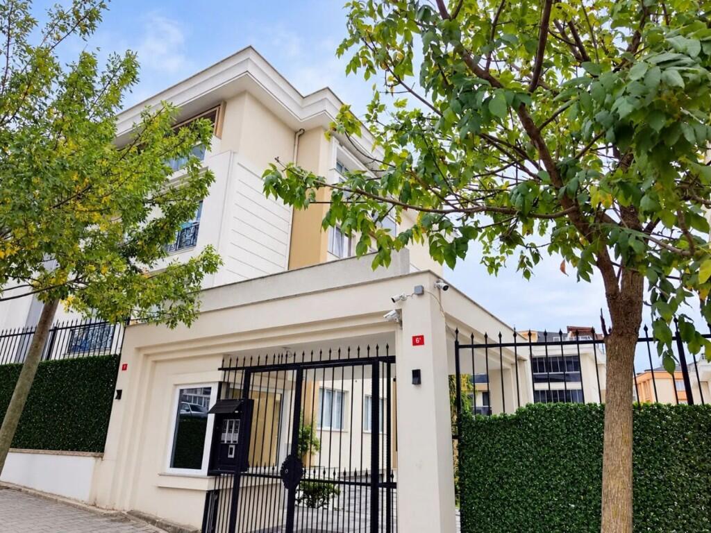 Main image of property: Büyükçekmece, Büyükçekmece, Istanbul
