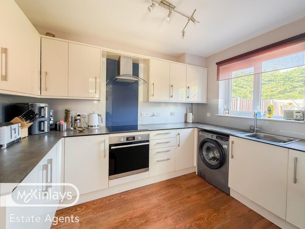 Beautifully presented 3 bedroom home, Eaton Close, Taunton photo 4